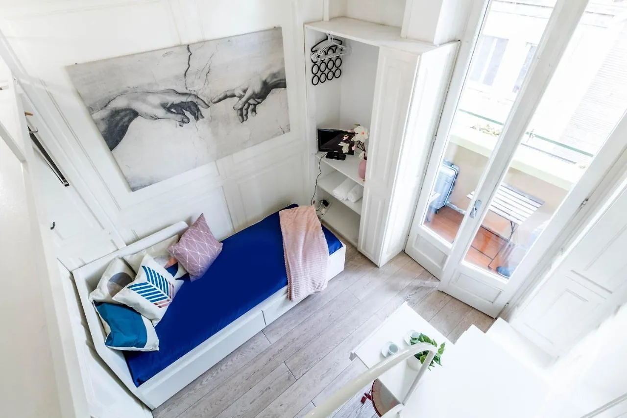 Apartamento Joivy Lovely Studio For 2 With Balcony Near Duomo Milão
