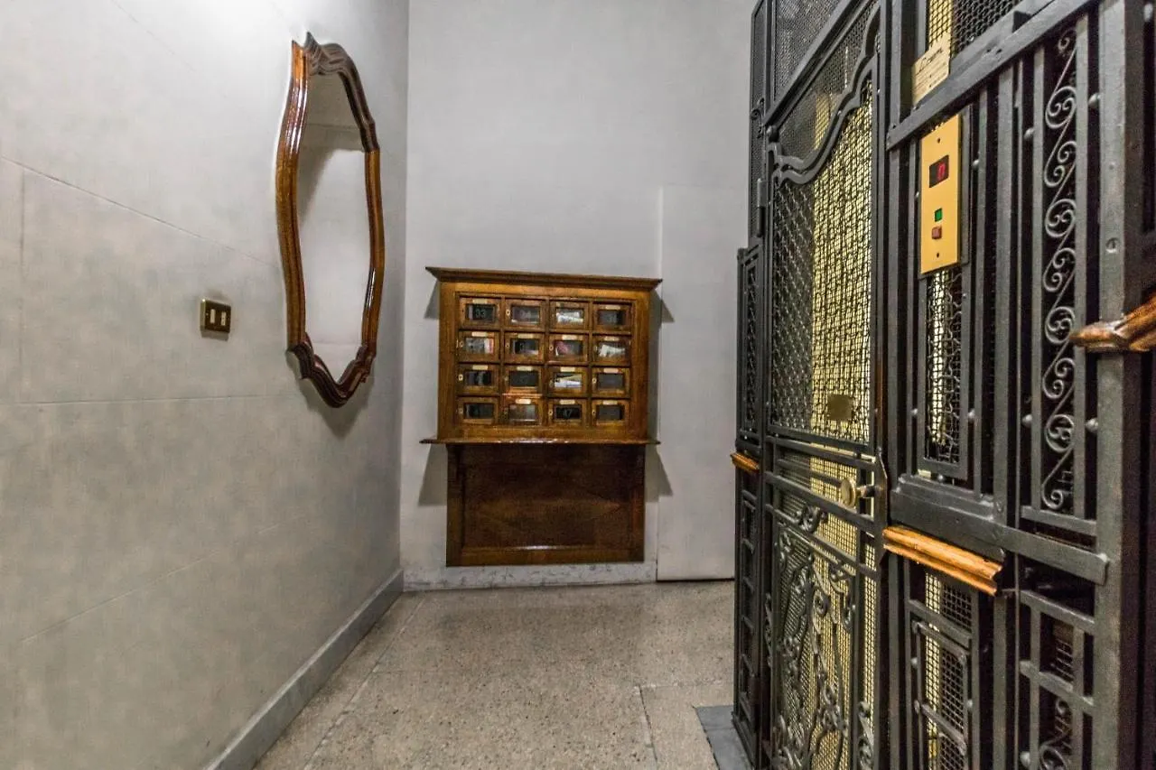 Apartamento Joivy Lovely Studio For 2 With Balcony Near Duomo Milán